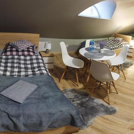 Czarna Owca- Pokoje Goscinne Gniezno Exteriör bild