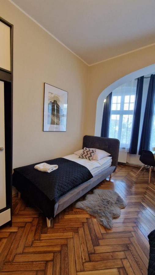 Czarna Owca- Pokoje Goscinne Gniezno Exteriör bild