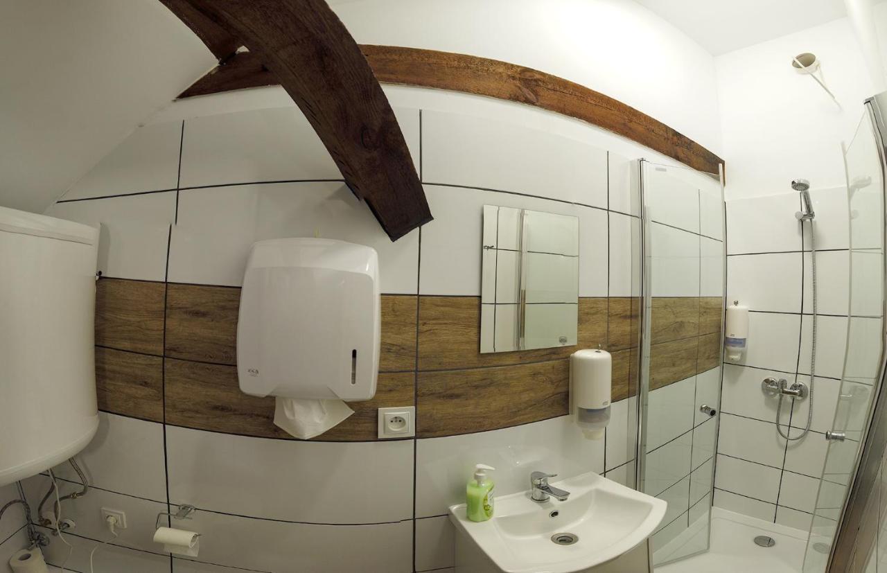 Czarna Owca- Pokoje Goscinne Gniezno Exteriör bild