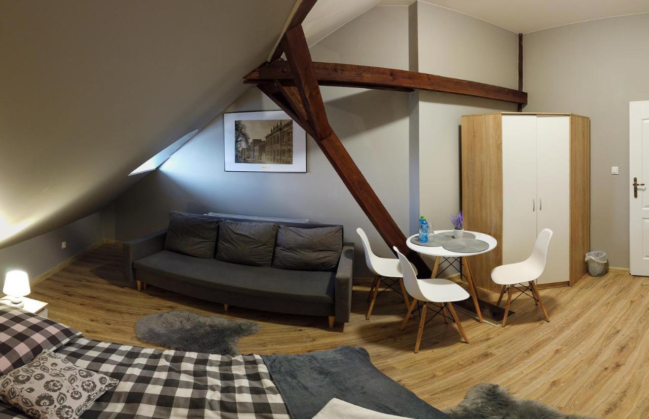 Czarna Owca- Pokoje Goscinne Gniezno Exteriör bild