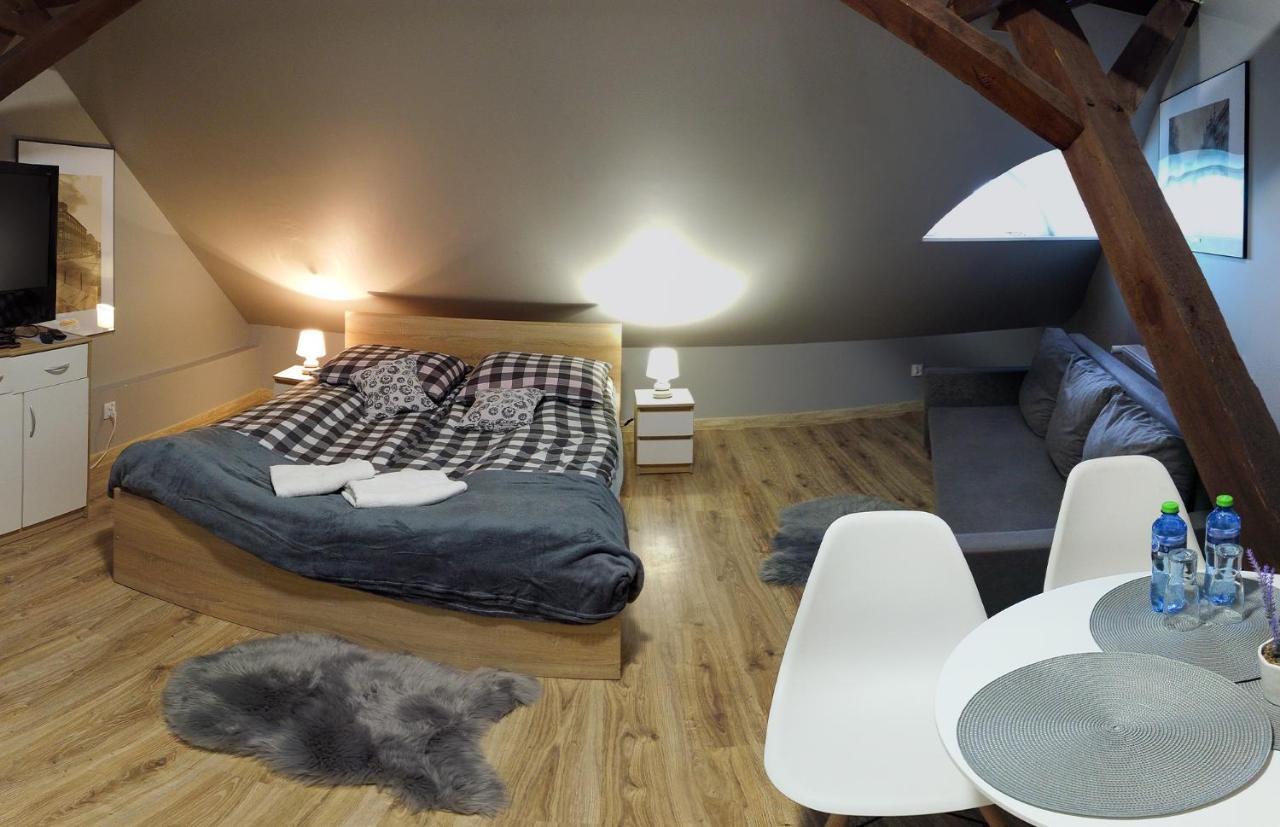 Czarna Owca- Pokoje Goscinne Gniezno Exteriör bild