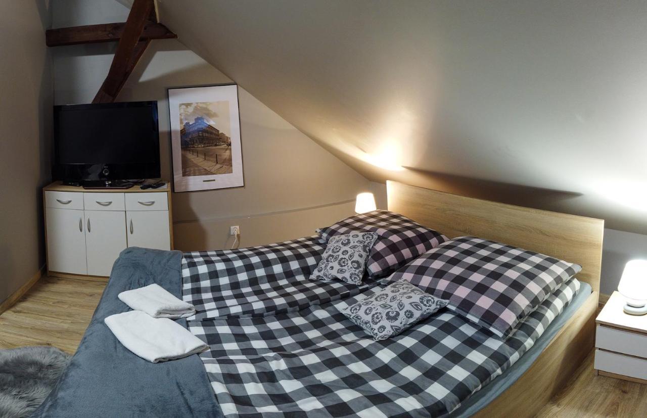 Czarna Owca- Pokoje Goscinne Gniezno Exteriör bild