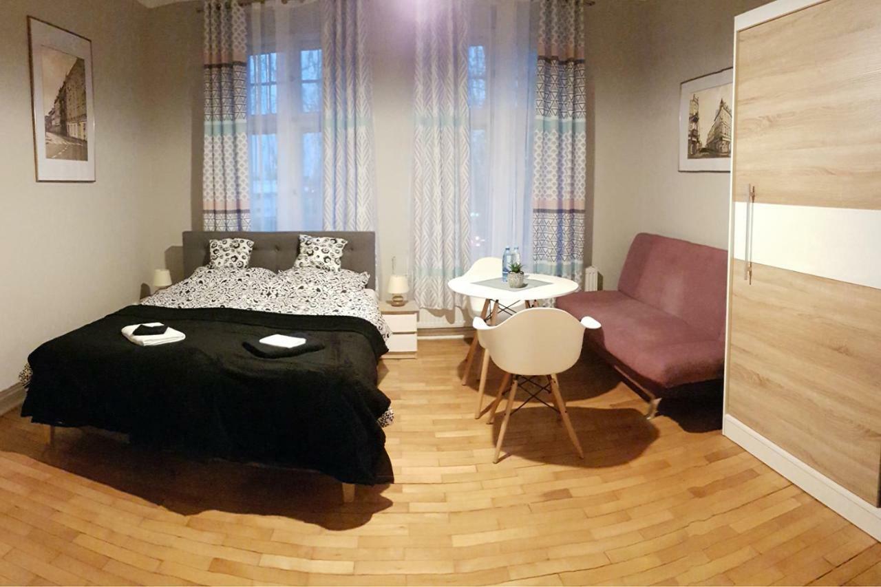 Czarna Owca- Pokoje Goscinne Gniezno Exteriör bild