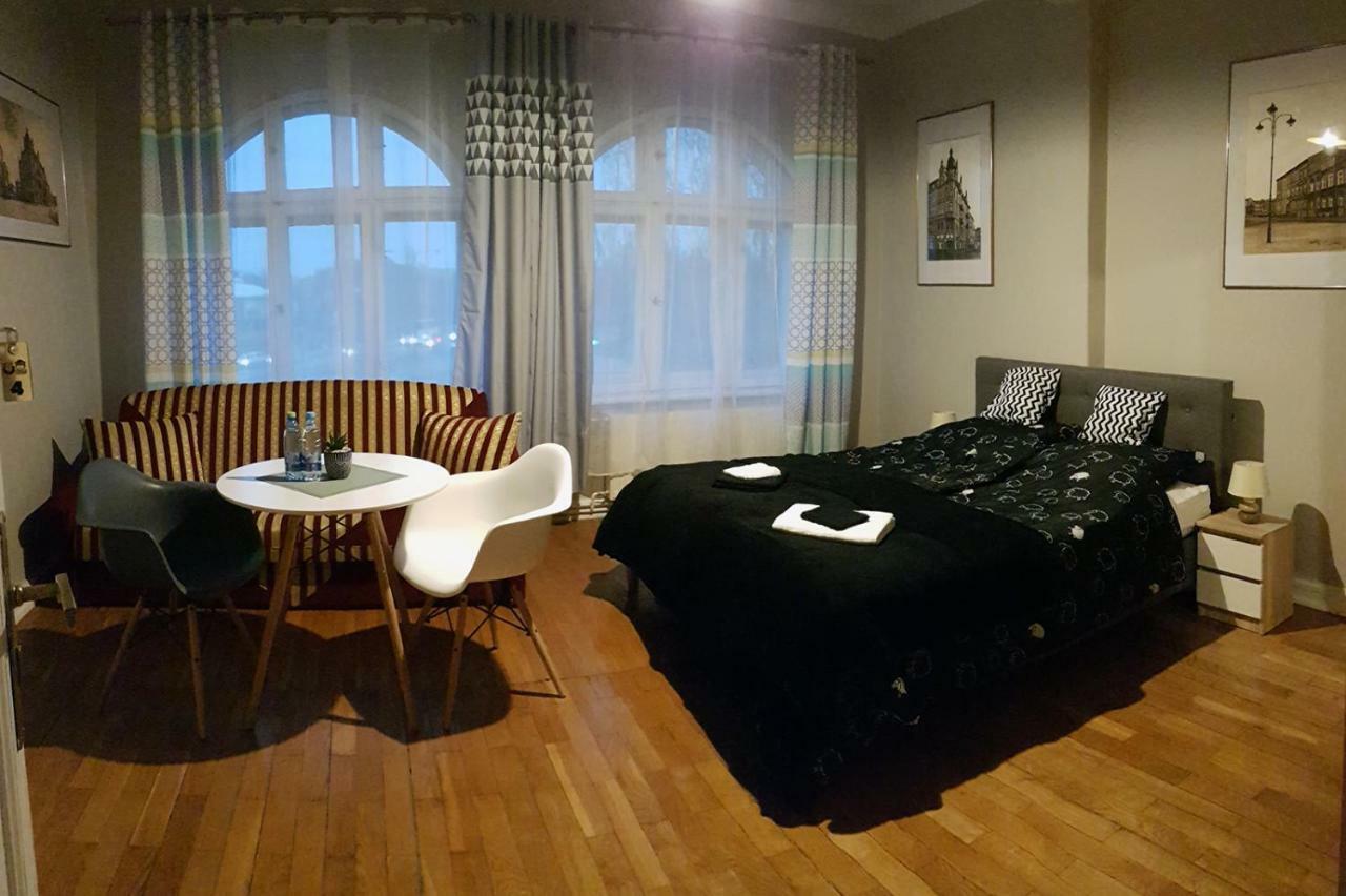 Czarna Owca- Pokoje Goscinne Gniezno Exteriör bild