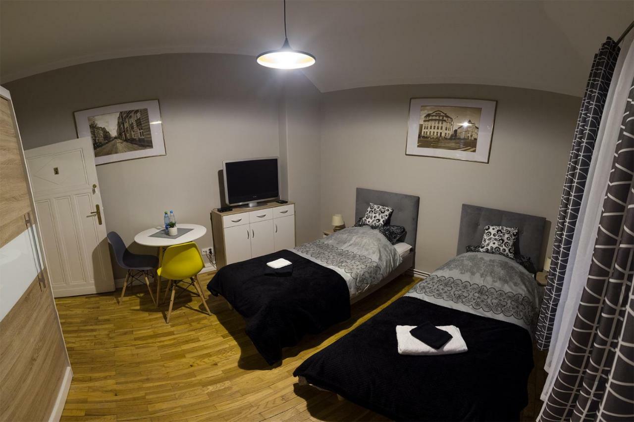 Czarna Owca- Pokoje Goscinne Gniezno Exteriör bild